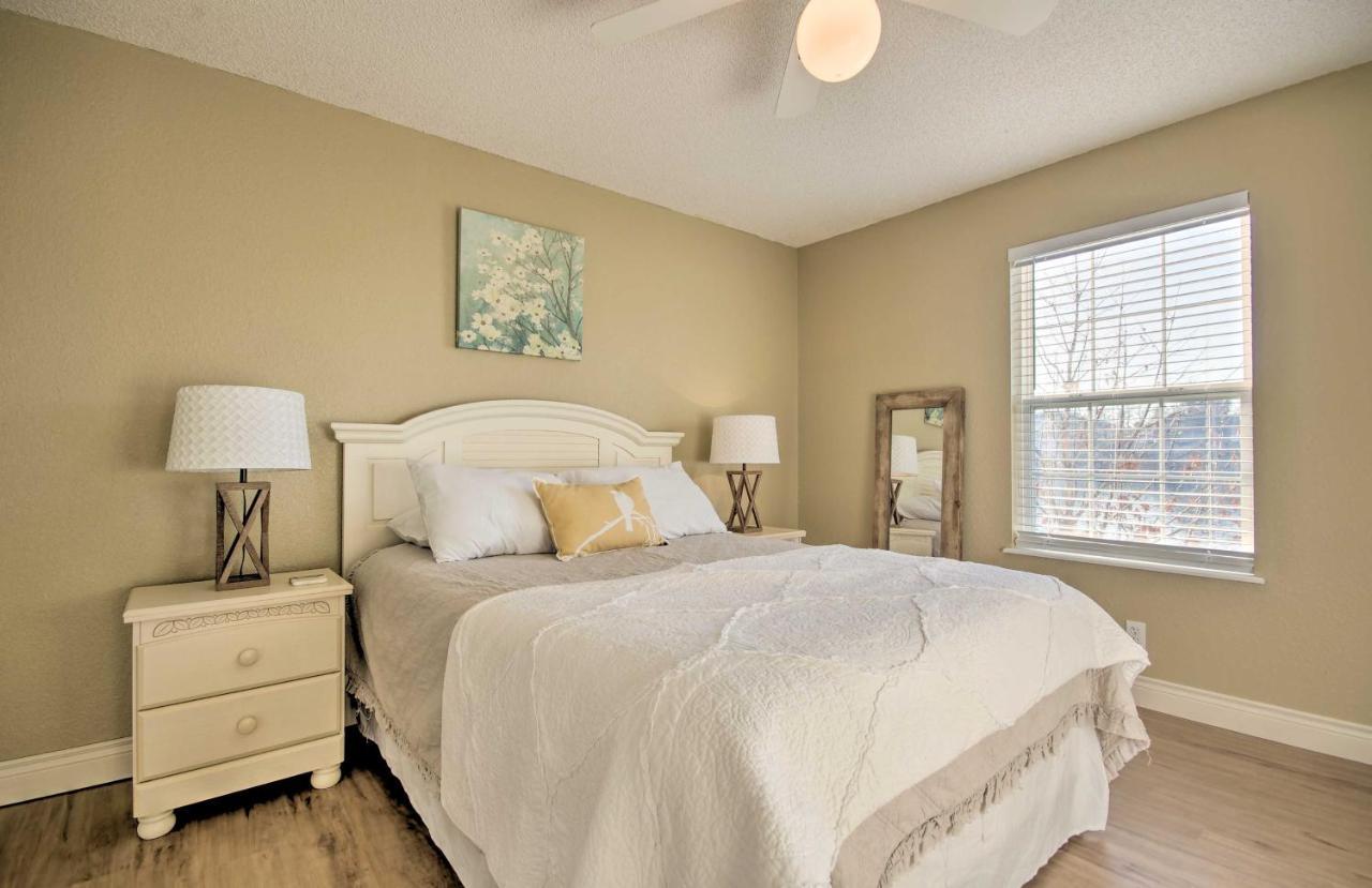 Waterfront Townhome With Private Dock And Lake Views بحيرة أوزارك المظهر الخارجي الصورة